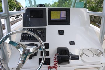 - 24 21_2017 26ft Robalo R260