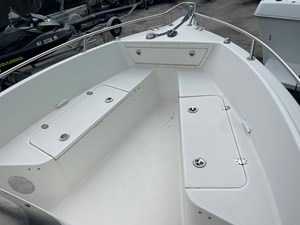 2004 Century 2300 Center Console 14 