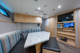 MISSING LINK 55 Crew Galley