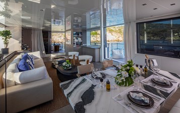Dinaia SAN LORENZO SL 106 16 Main deck port view