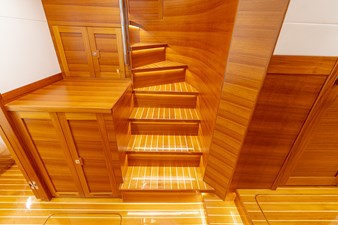 MARITIME 15 17. STEPS TO LOWER STATEROOMS