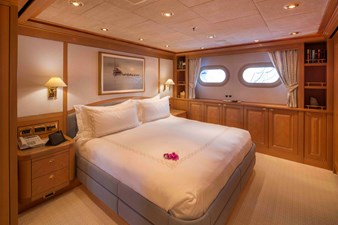 LAUREL 35 LAUREL 240'/73.15m Delta 2006/2014 Motor Yacht: Guest Stateroom