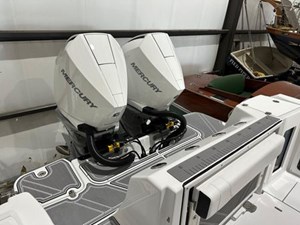 2024 Blackfin 302CC 13 
