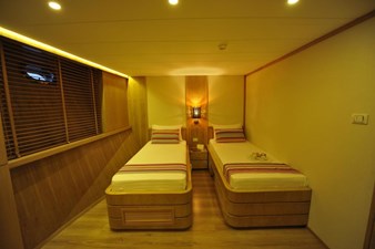 2017 Safari Yacht 142 Custom 12 