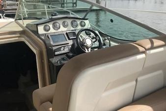 2016 Sea Ray 330 Sundancer 41 42