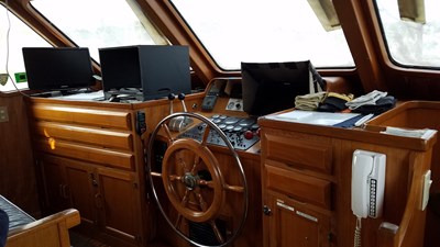 His and Hers 22 23__1988 53ft Defever 53 POC HIS AND HERS