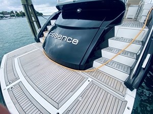 ESSENCE 74 75_2010 60ft Sunseeker Predator ESSENCE
