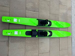 2021 Axopar X Jobe The Revolve XXII 65 