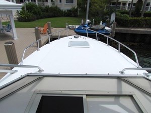 1999 Contender 35 Express Side Console 12 13