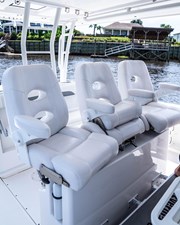 2018 Everglades 435 Center Console 13 
