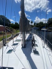 - 8 9_2004 47ft Beneteau 473 sloop