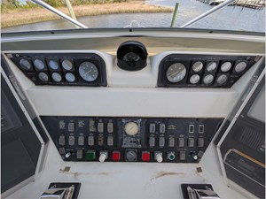58 HATTERAS 1990 SPORTFISH 26 