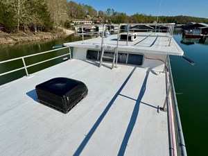 77 Sumerset 14 x 58 Aluminum Hull with Catwalks 79 