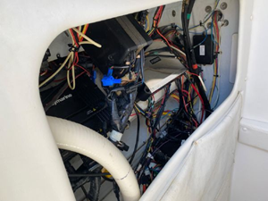 2015 Century 3200 Center Console 45 46