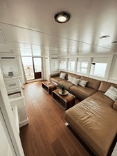 LAZIZA 48 Salon