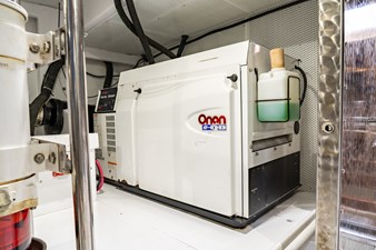 DREADNOUGHT 32 Genset