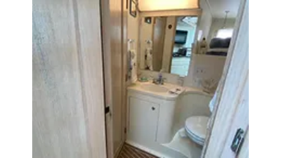 1991 Hatteras 40 Motor Yacht 108 