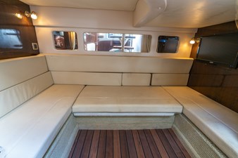 DIGGERS 61 U Shaped Setee Facing Aft