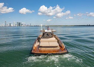 TENDER OWL 50 Stern View