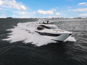 Yacht 5 Running