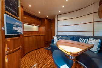 Veronique 31 2005 PERSHING 50 - Salon TV