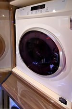 AQUASITION 41 AQUASITION Carver C52 Coupe