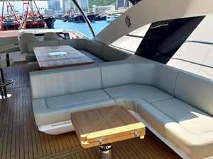 Sunseeker 86 Yacht 8 Fly
