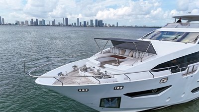 95 Raised Pilothouse 24 95' Azimut _ Drone-25