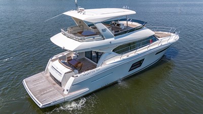 C'EST LA VIE 5 Profile