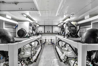 Ferretti Yachts Custom Line 94 108 