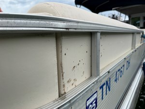 02 Bennington 257L Pontoon NLSQ 61 