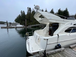 Pendara 4 Cockpit, Swim Step, Staple Rails