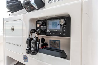 28' Caymas 281HB Center Console 49 