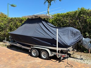 Contender 22 Sport 31 View of Boat Covered from Aft  