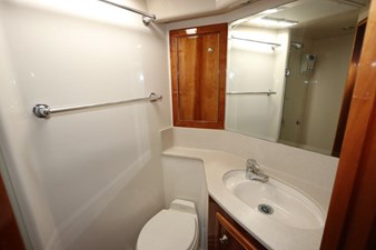 - 15 58-2004-Riviera-Enclosed-Flybridge-15