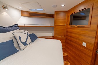 MARITIME 25 27. VIP TO STARBOARD