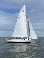 HERON 32 Under Sail