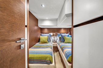 2015 Prestige 750 74 
