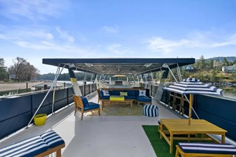 2000 Sumerset House Boat 26 