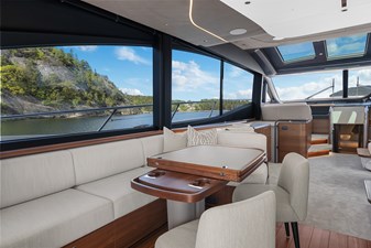 Princess S72 (S72515) 19 Dining area