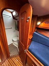 KISMET 25 Forward Cabin - Head