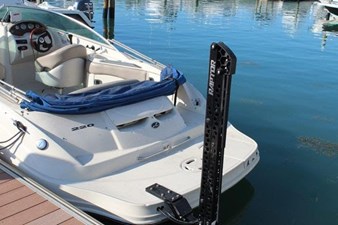 2004 Sea Ray 220 Sundeck 6 7
