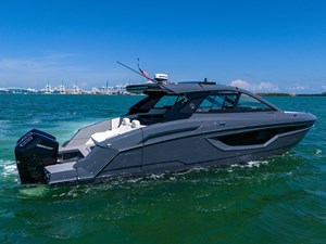 Cruisers Yachts 42 GLS OB 6 42' Yacht Cruisers GLS-6