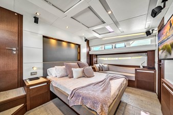 2015 Prestige 750 48 
