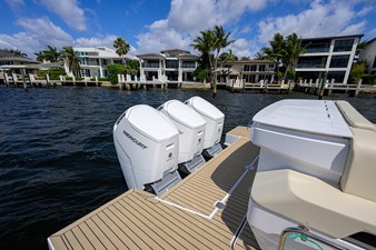 2024 Cruisers Yachts 50 GLS Outboard 35 