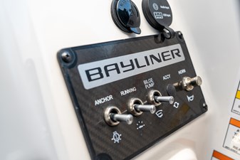 Bayliner M15  18 