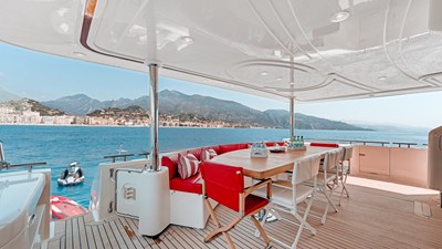 Champagne and caviar 7 