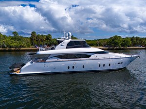Maiora Custom 33 88' Maiora Drone-33