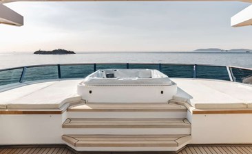 BEAUTE 27 Majesty Yacht 120 (BEAUTY)