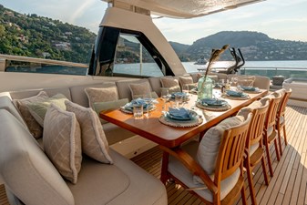 RIVIERA LIVING 31 